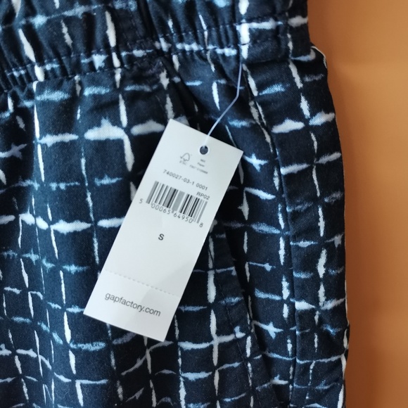 GAP Factory - 9" Easy Print Shorts with Washwell - NWT (S) - Picture 5 of 7